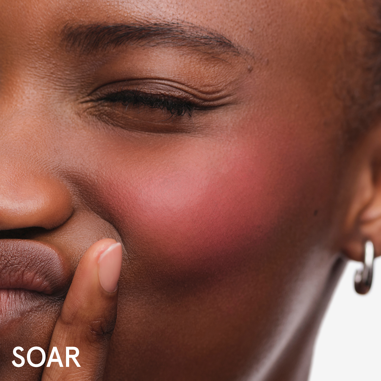 CLOUD PAINT PLUSH BLUSH (RUBOR EN POLVO)